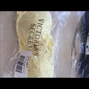 Victoria’s Secret by pink brallete